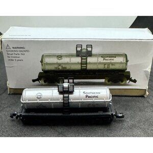 Southern Pacific Tank Car 1:64 Scale Model